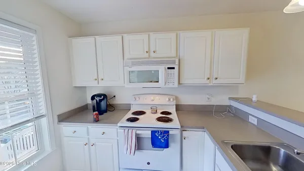 $1,325 | 4619 McClelland Drive, Unit 202, Wilmington, NC 28405