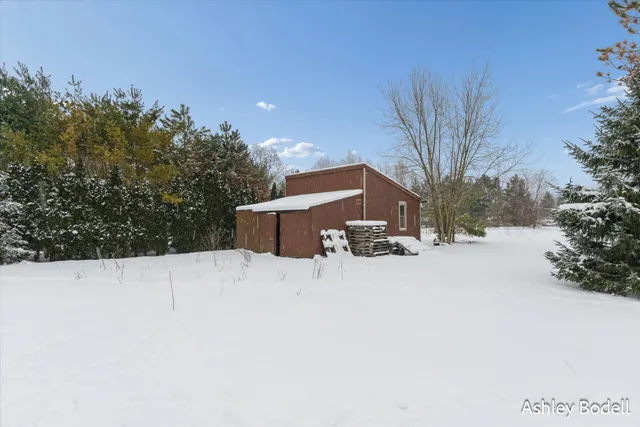 $275,000 | 14151 Shaner Avenue Northeast, Cedar Springs, MI 49319