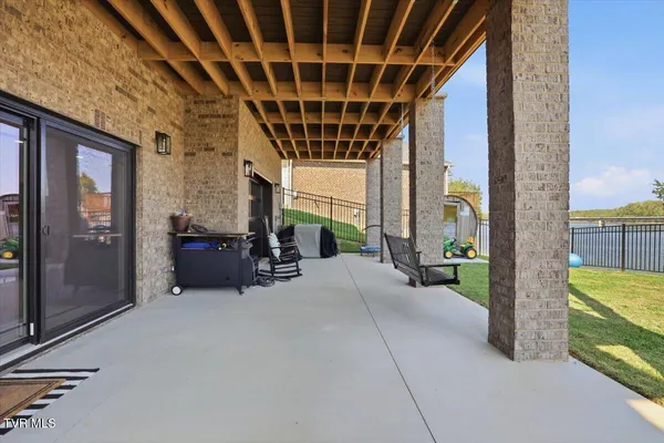 $1,250,000 | 3135 Bridgewater Boulevard, Morristown, TN 37814