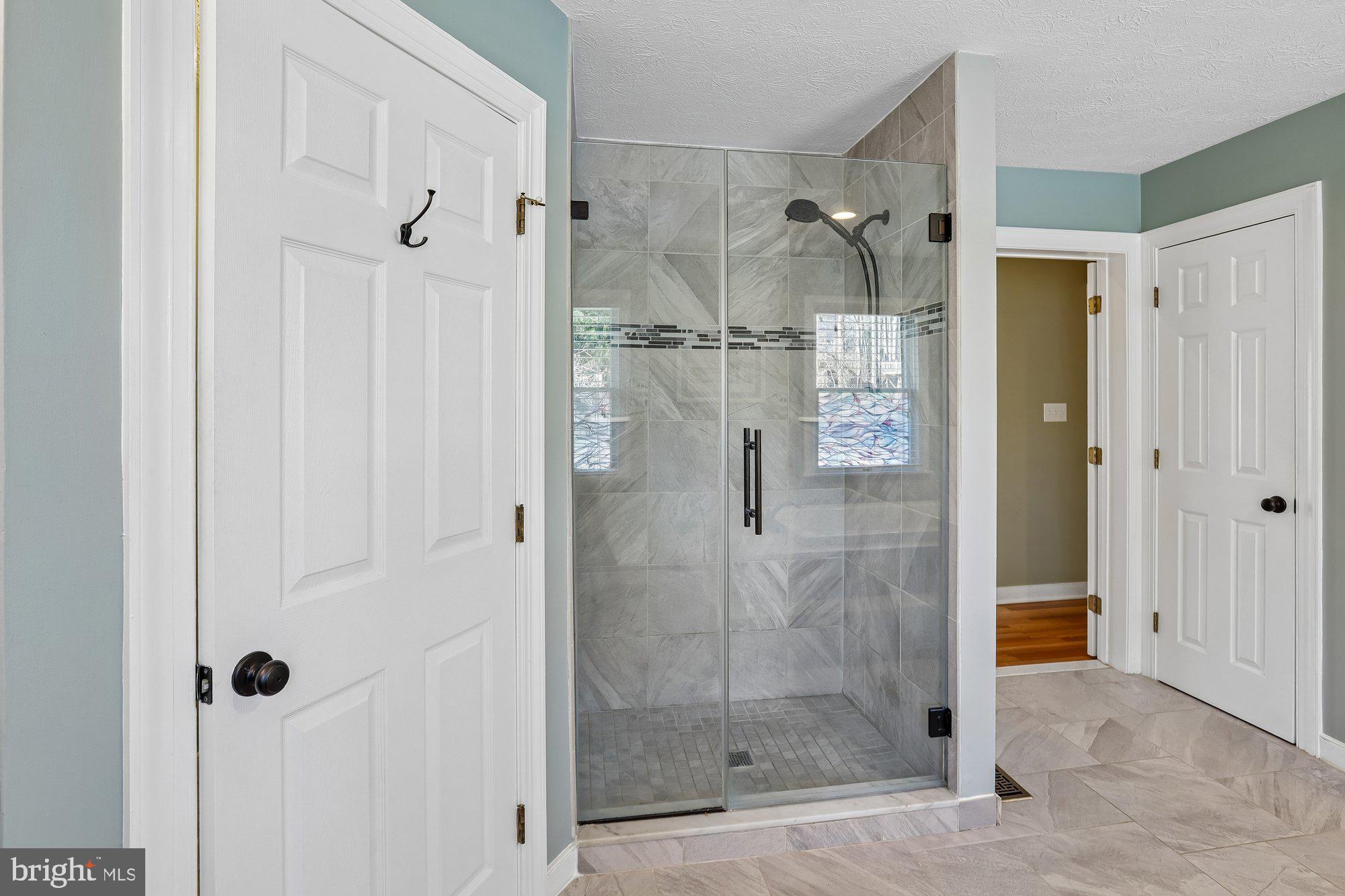 702 Falls Road Parkton, MD 21120 - Photo 25 of 67 Primary Bath