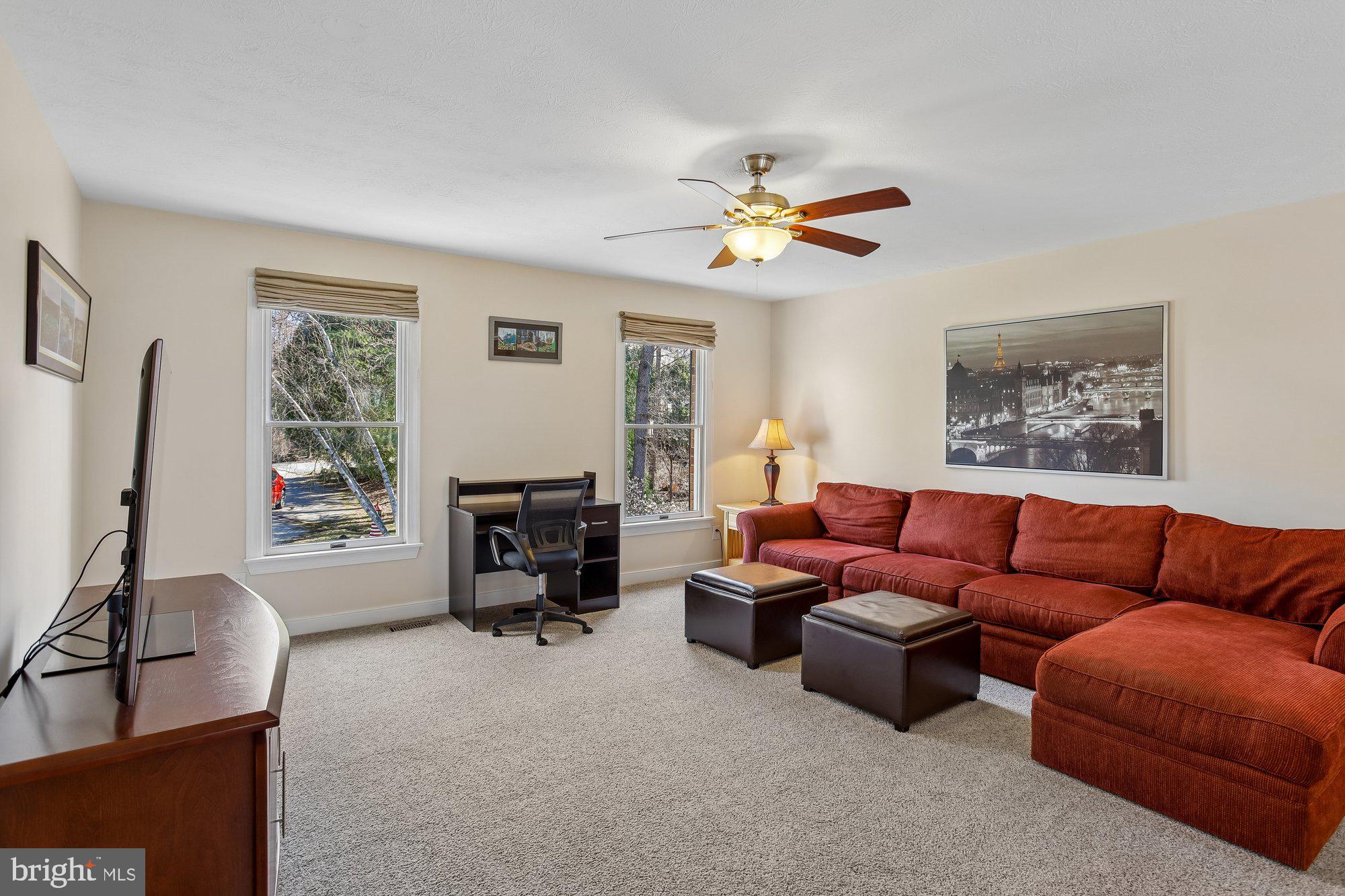702 Falls Road Parkton, MD 21120 - Photo 33 of 67 Sitting Room