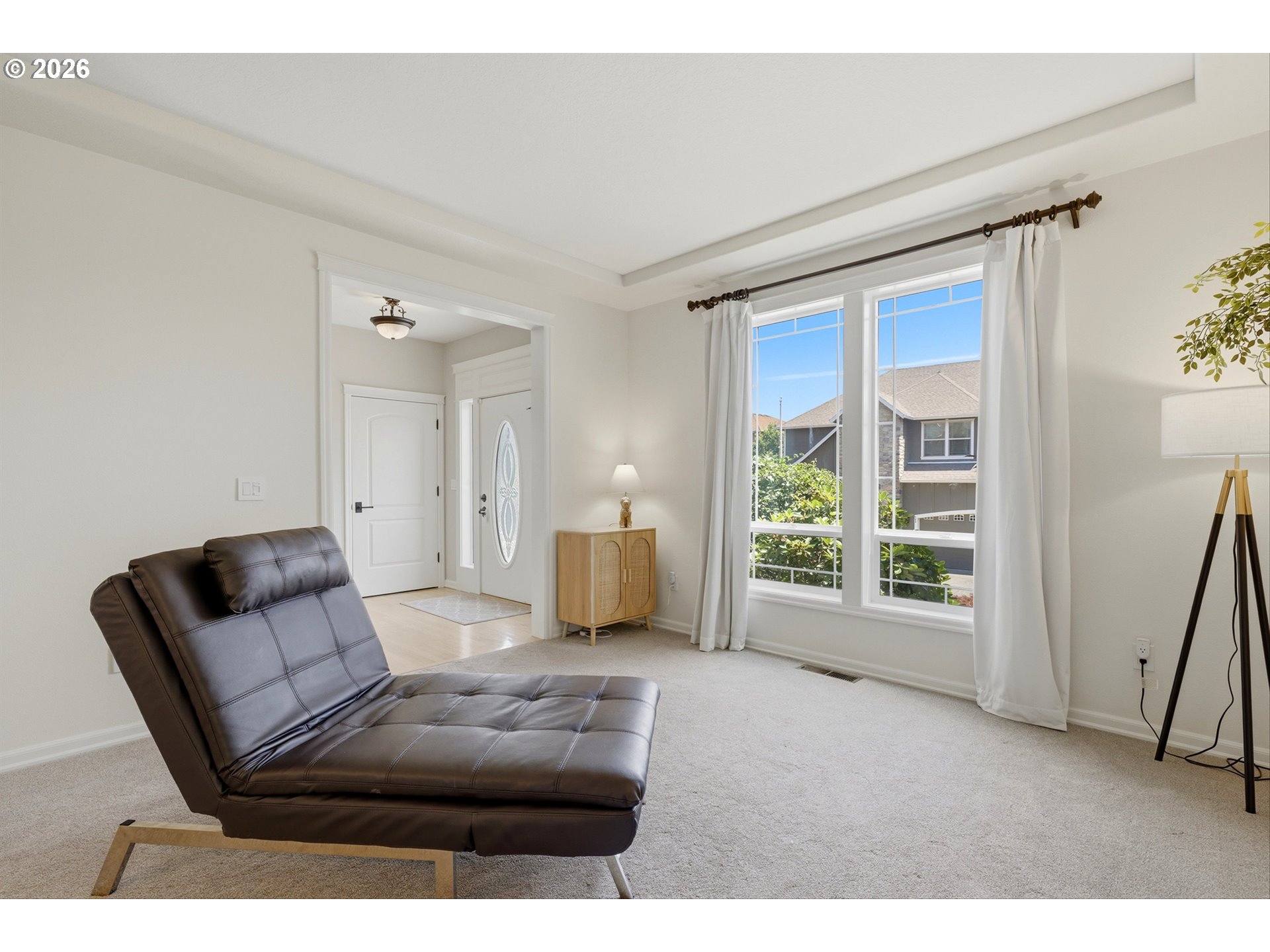 2237 Northwest Utah Court Camas, WA 98607 - Photo 10 of 47 Living Room/Entrance