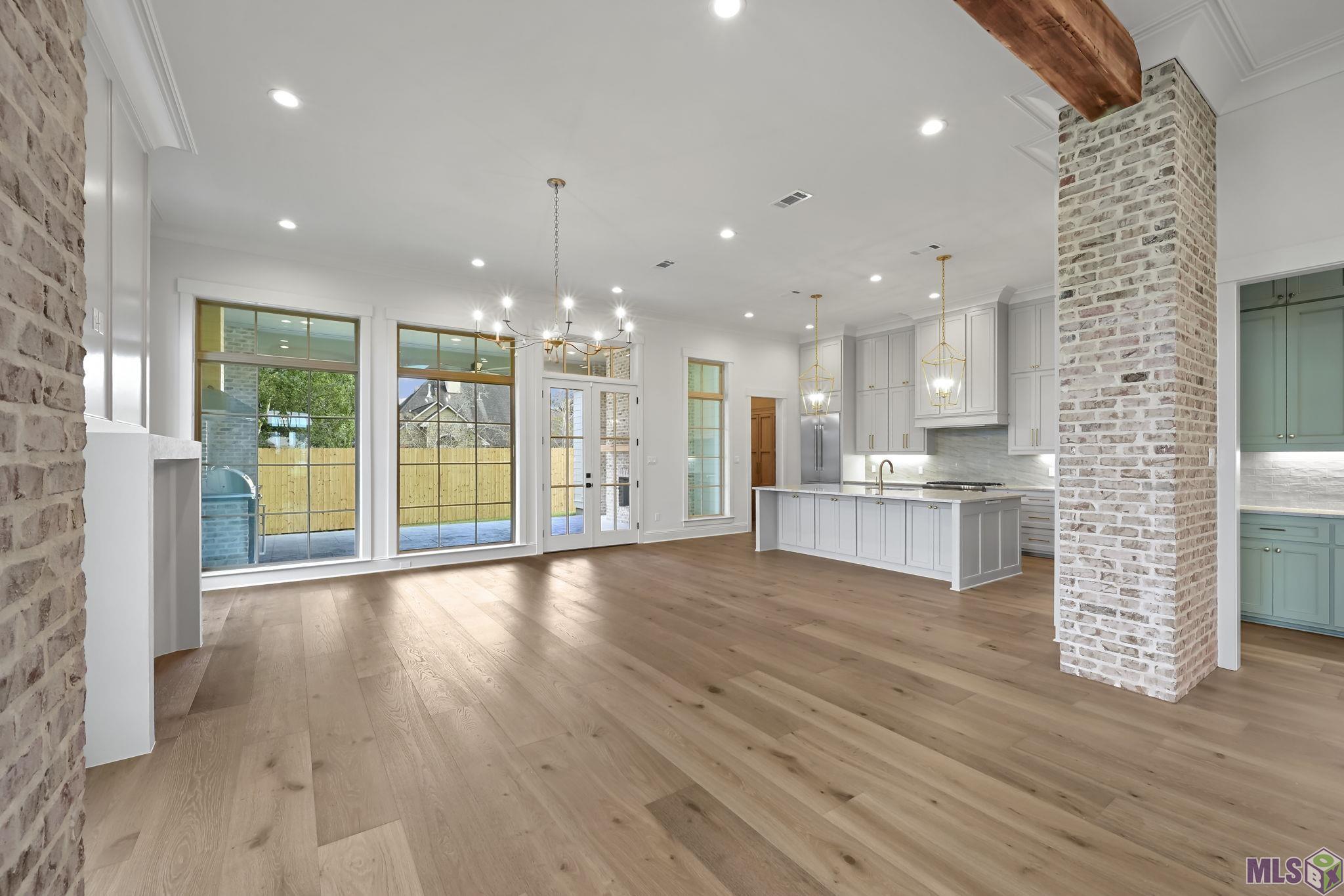 1752 Ville Marie Street Baton Rouge, LA 70808 - Photo 13 of 52 Notice the butler pantry off the dining area