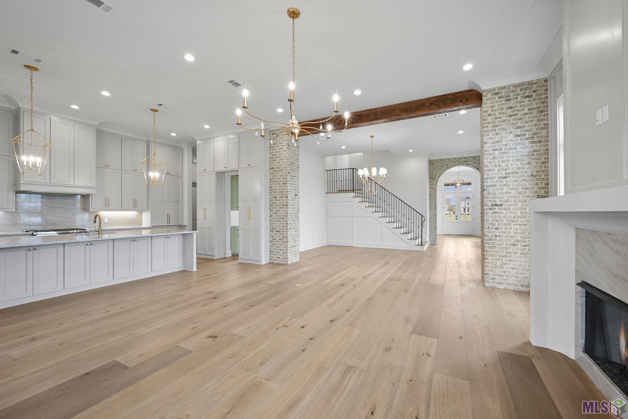 1752 Ville Marie Street Baton Rouge, LA 70808 - Photo 21 of 46 Great light fixtures in all these areas