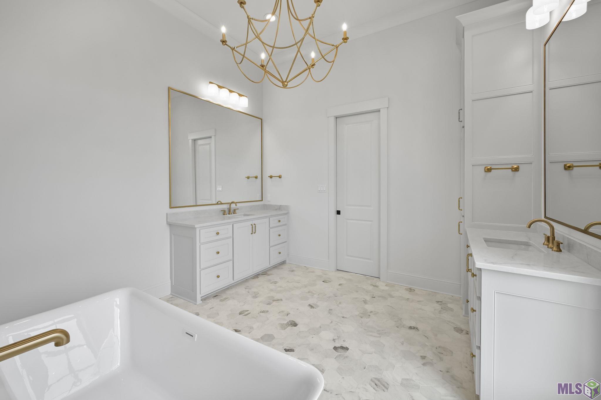 1752 Ville Marie Street Baton Rouge, LA 70808 - Photo 30 of 52 Double vanities