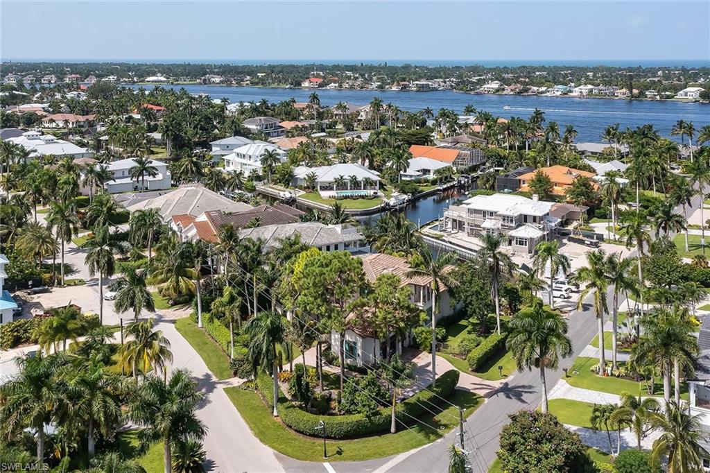 1801 Kingfish Road Naples, FL 34102 - Photo 23 of 35