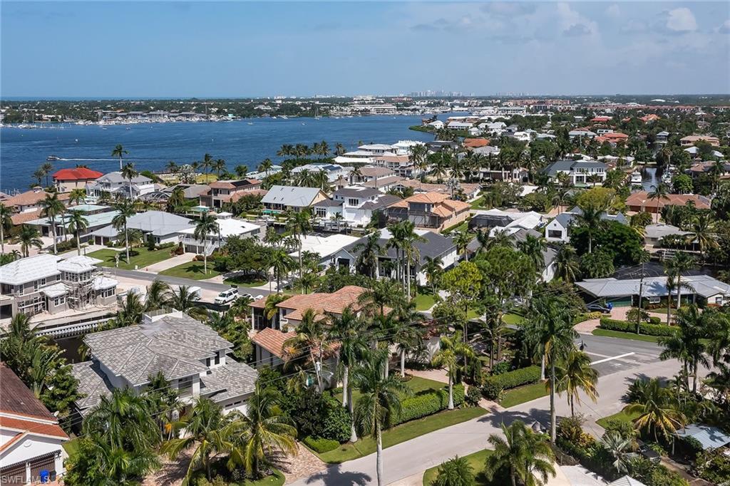 1801 Kingfish Road Naples, FL 34102 - Photo 31 of 35