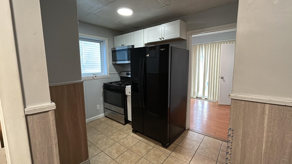 15 Hargraves Street, Unit 1 Fall River, MA 02723 - Photo 2 of 7