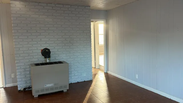 $1,725 | 15 Hargraves Street, Unit 1, Fall River, MA 02723