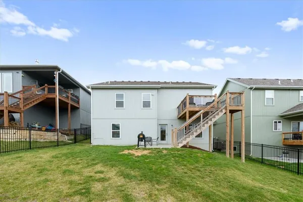 $462,000 | 16083 Ryan Circle, Parkville, MO 64152