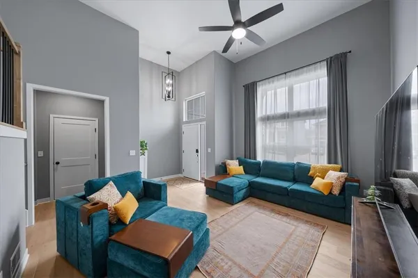 $462,000 | 16083 Ryan Circle, Parkville, MO 64152