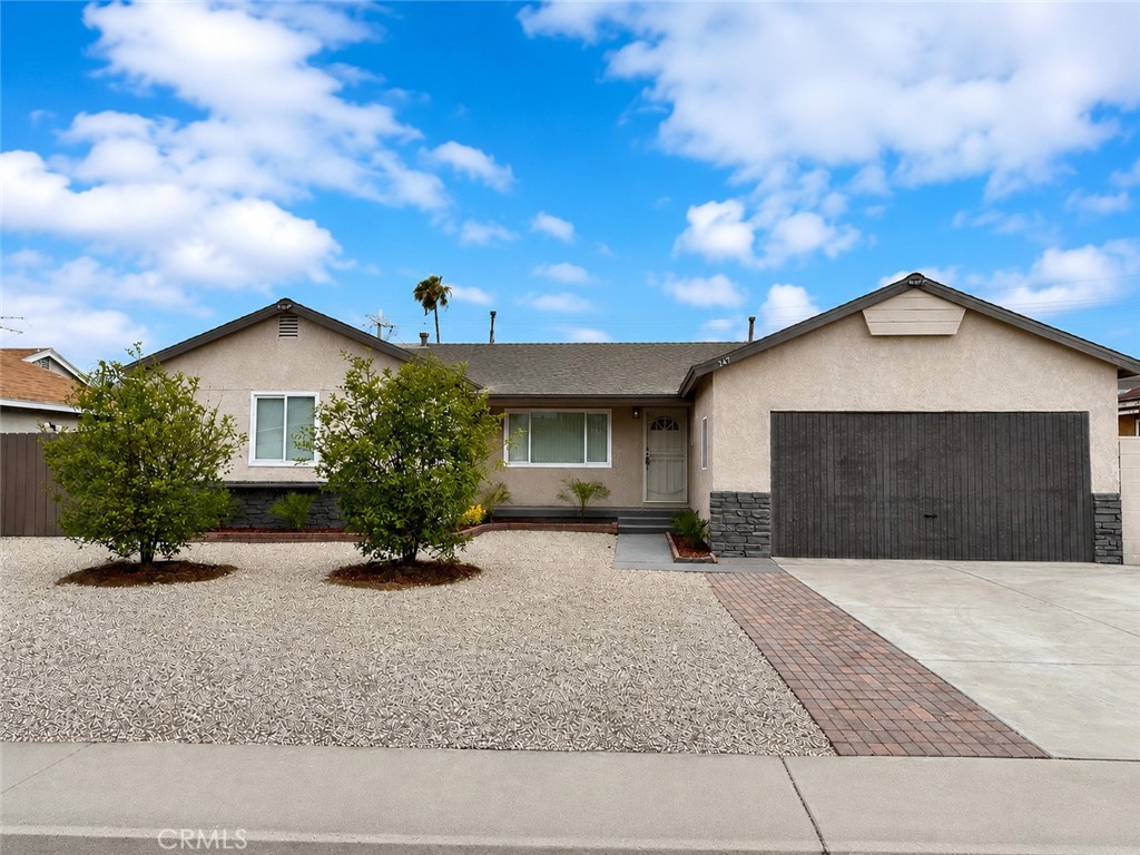247 Grant Street Rialto, CA 92376 - Photo 5 of 45
