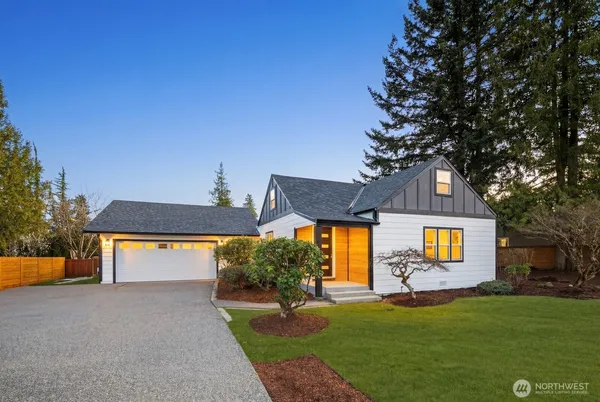 $699,950 | 2406 100th Street Southeast, Everett, WA 98208