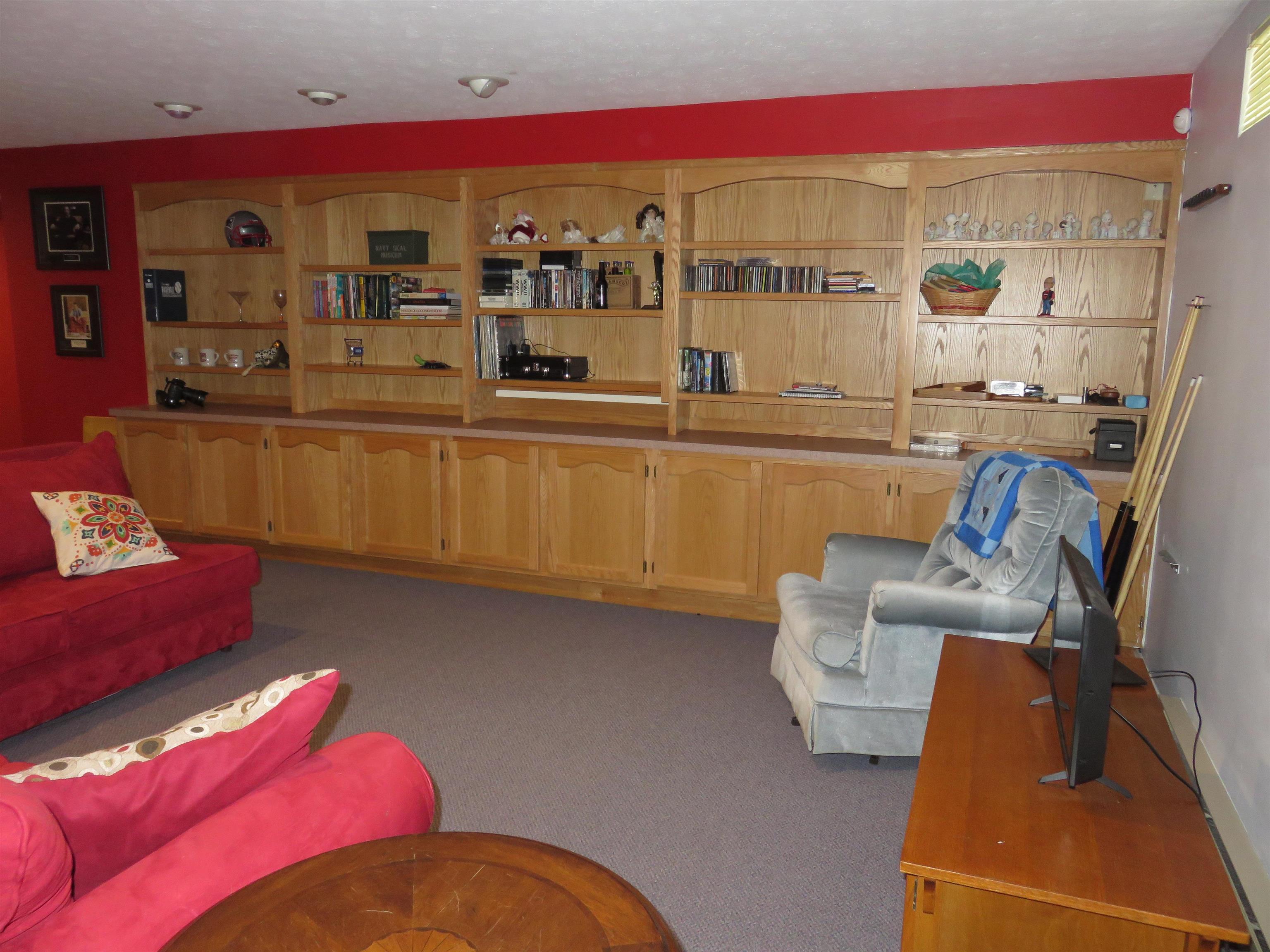 338 Lucas Road Manchester, NH 03109 - Photo 22 of 36