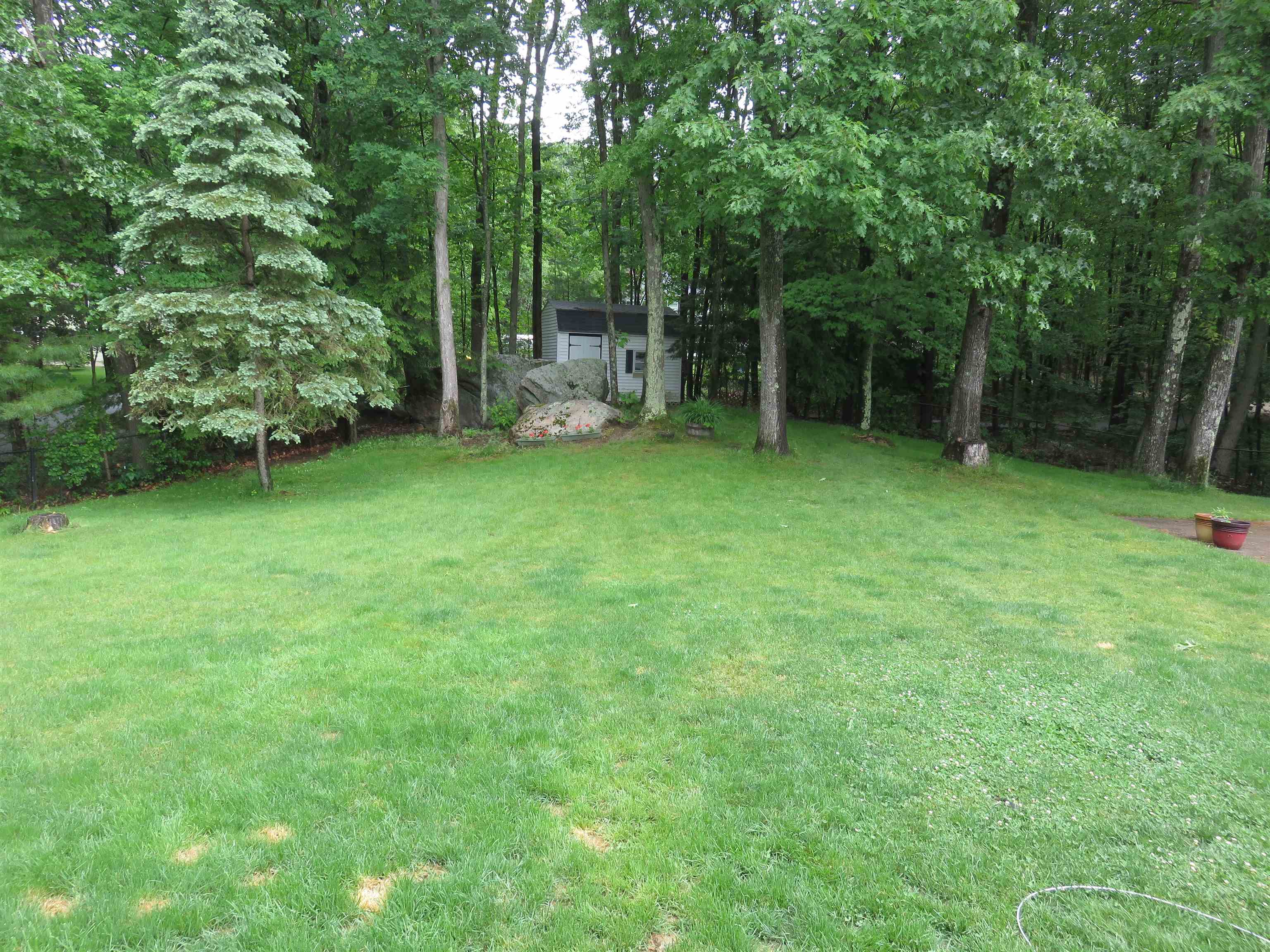 338 Lucas Road Manchester, NH 03109 - Photo 25 of 36