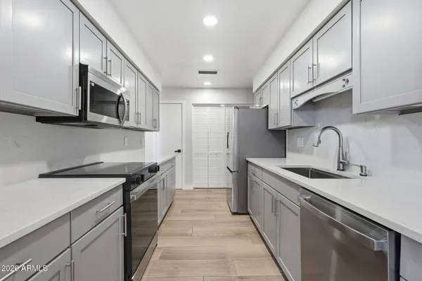 $399,900 | 1207 East Northshore Drive, Unit 136, Tempe, AZ 85283