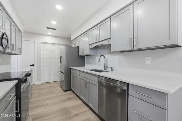 $399,900 | 1207 East Northshore Drive, Unit 136, Tempe, AZ 85283