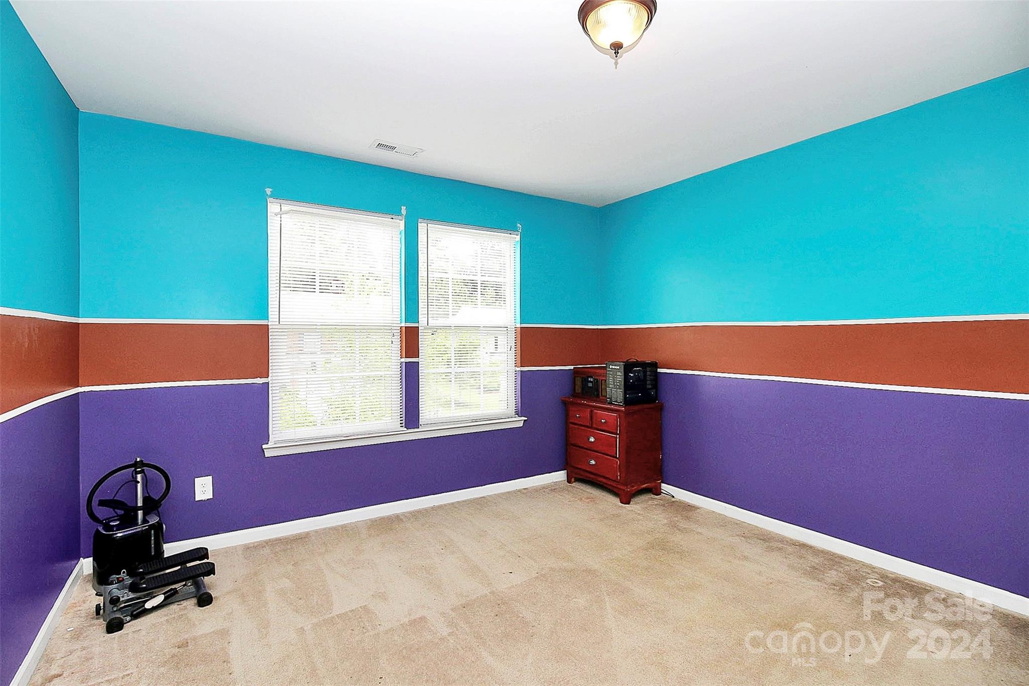 3416 Ashley View Drive Charlotte, NC 28213 - Photo 20 of 28 a room with furniture and a window