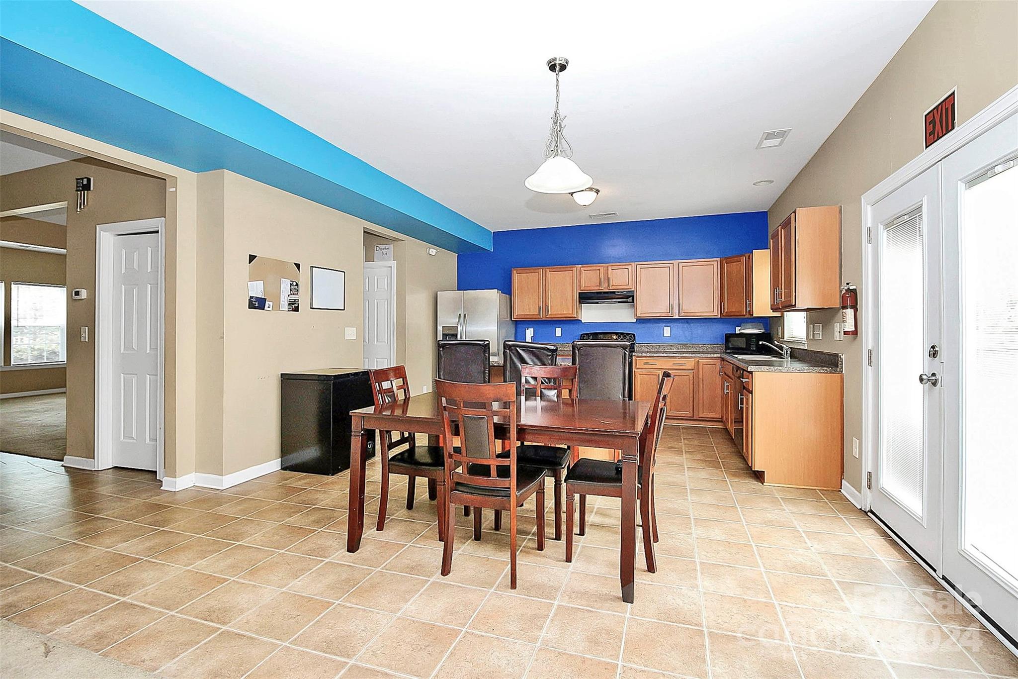3416 Ashley View Drive Charlotte, NC 28213 - Photo 10 of 28 a view of a dining area with furniture