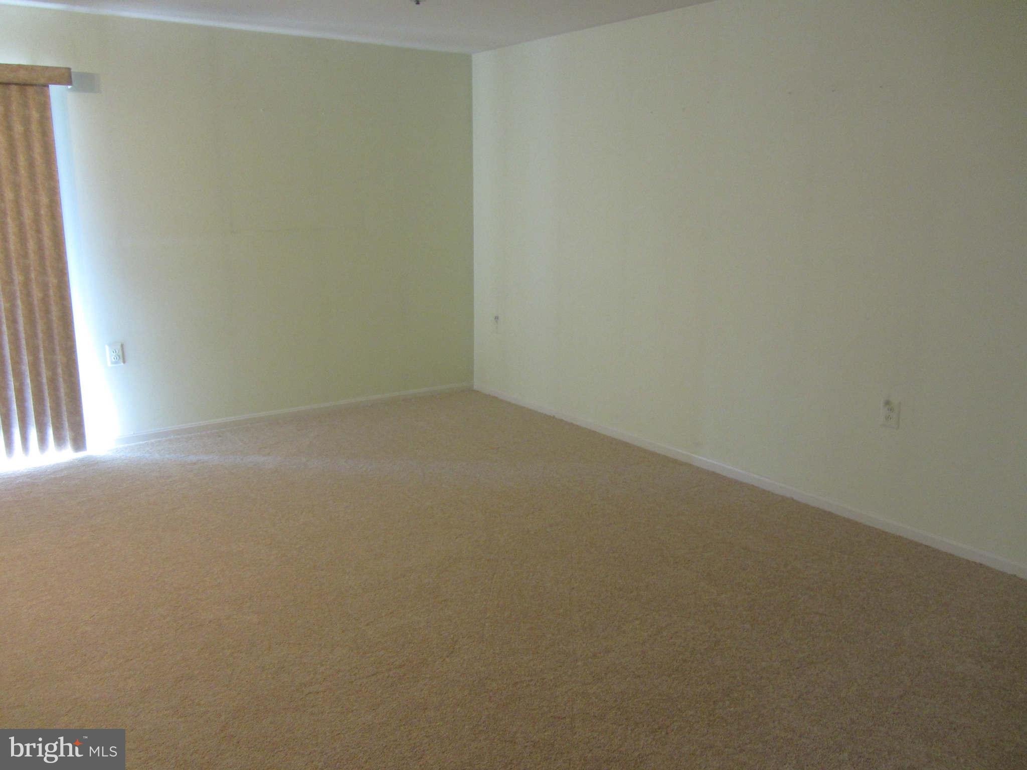 4100 Chardel Road, Unit 1C Baltimore, MD 21236 - Photo 10 of 26 Living Room