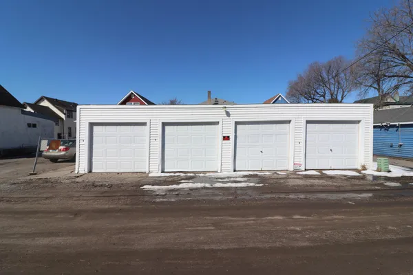 $299,900 | 609 3rd Street North, Fargo, ND 58102