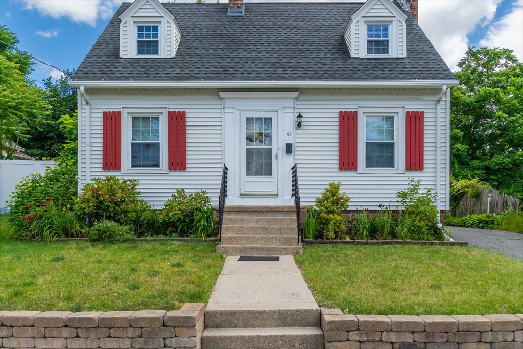 43 Ellsworth Avenue Springfield, MA 01118 - Photo 2 of 35