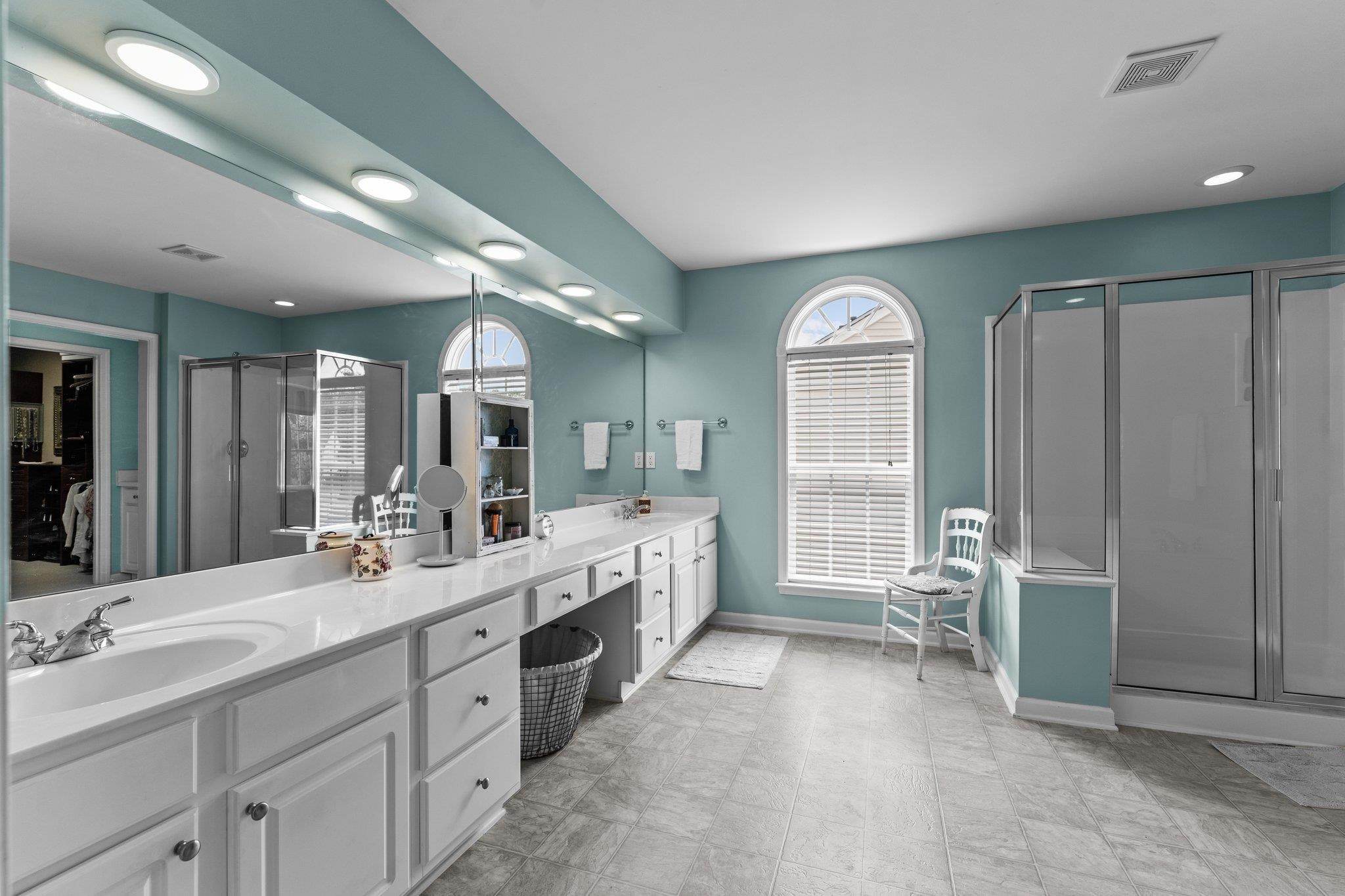 7509 Silver View Lane Raleigh, NC 27613 - Photo 23 of 39 Primary Bathroom