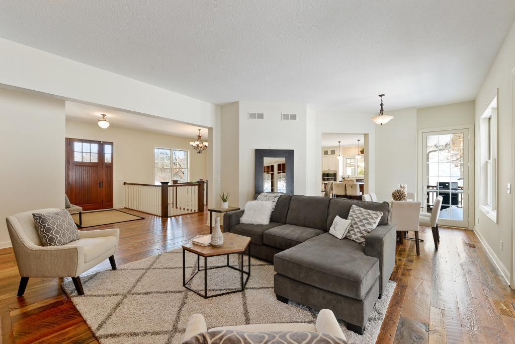 7145 Gleason Road Edina, MN 55439 - Photo 4 of 29