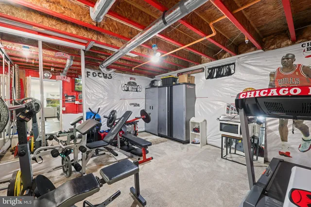 a view of a house with a yard and plants