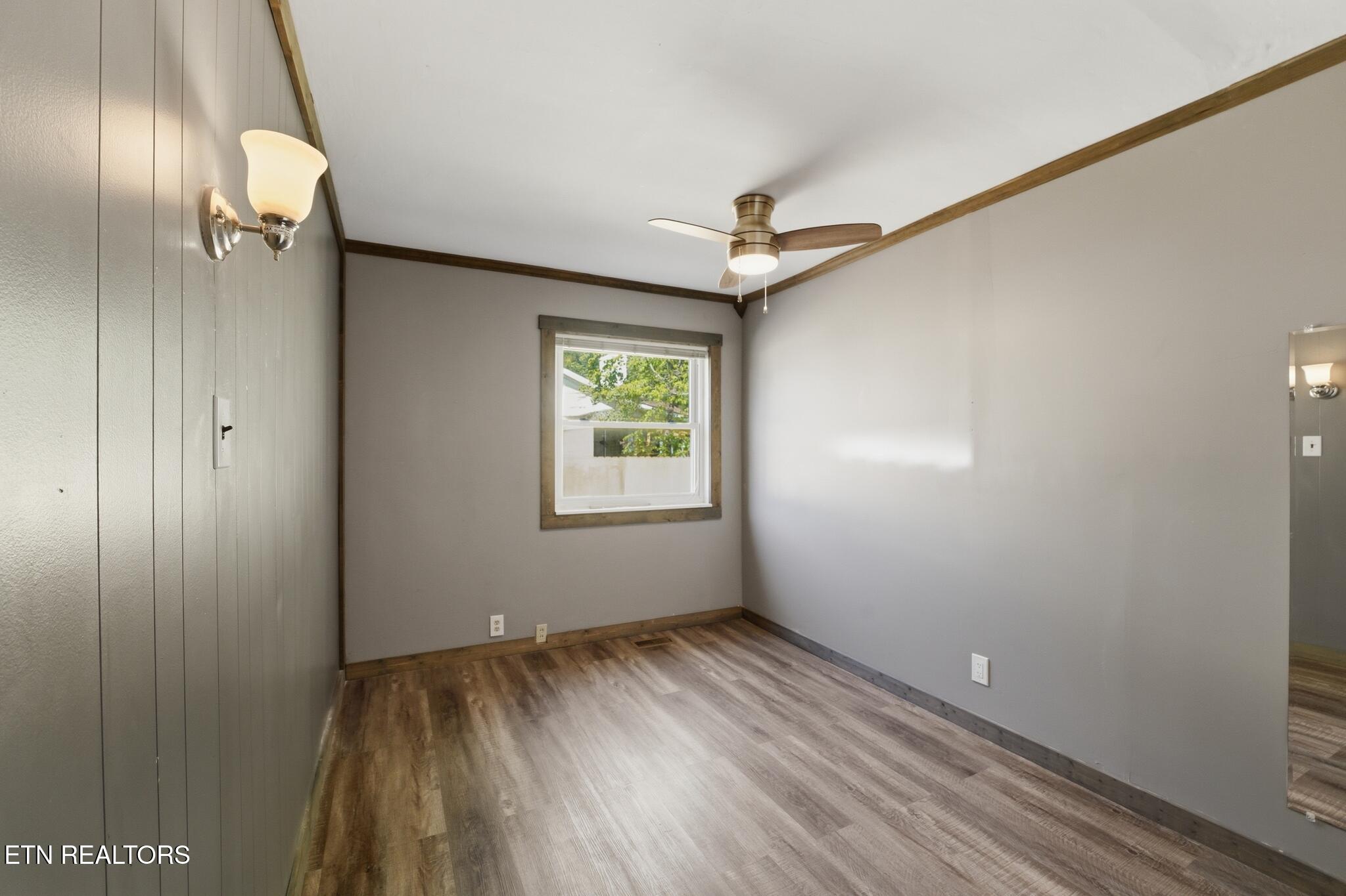 106 Pallas Road Oak Ridge, TN 37830 - Photo 14 of 18 23_106_Pallas_Road-Bedroom-2913