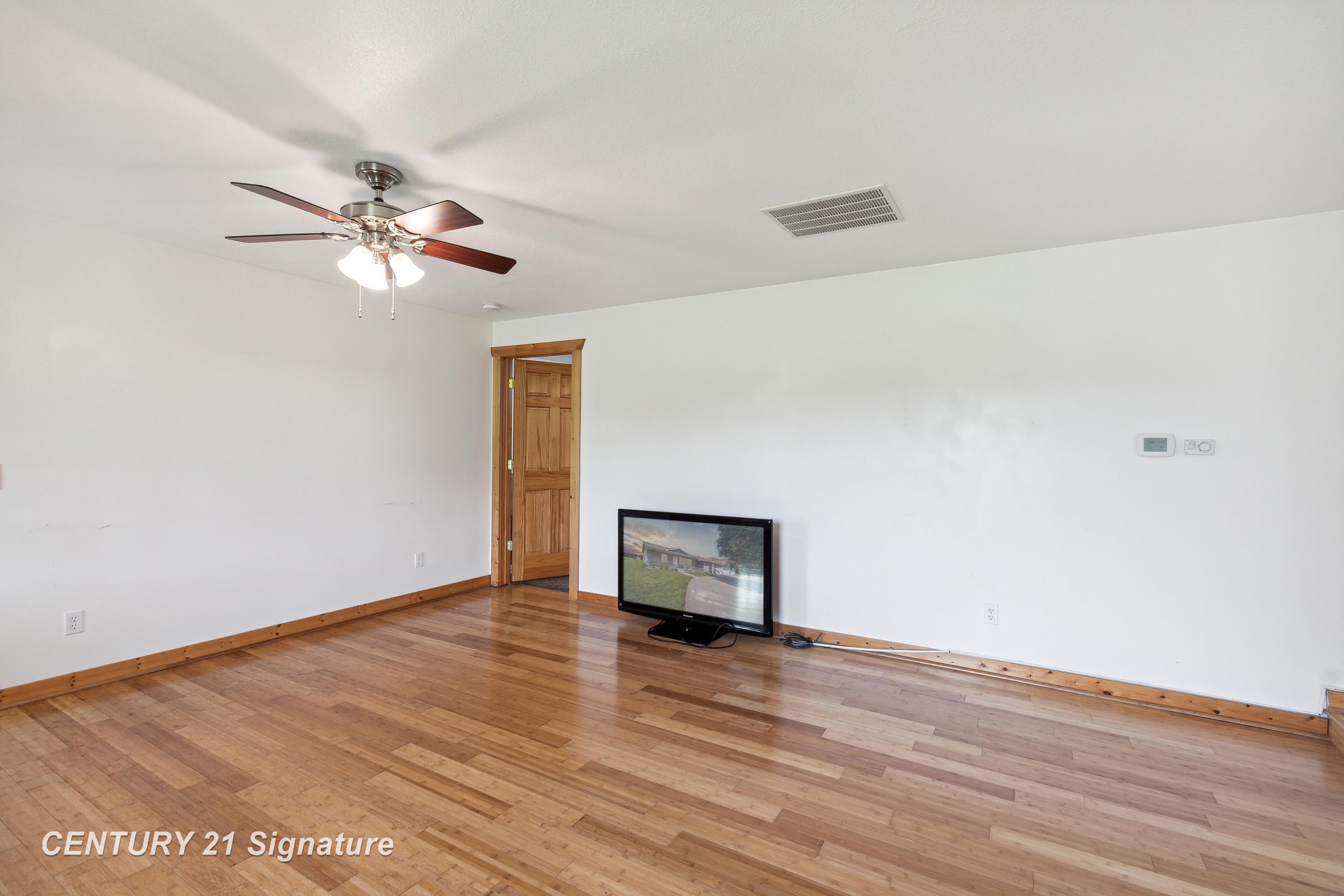 2876 Grass Lake Road Gladwin, MI 48624 - Photo 4 of 20 Gallery Image 4