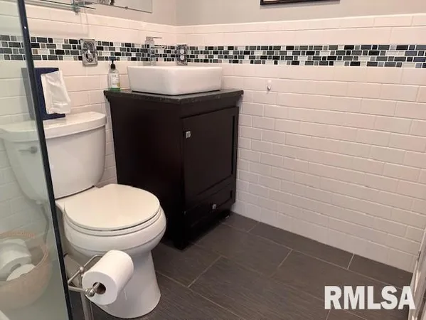 $229,900 | 2 Mary Lane, Jacksonville, IL 62650