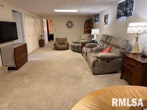 $229,900 | 2 Mary Lane, Jacksonville, IL 62650
