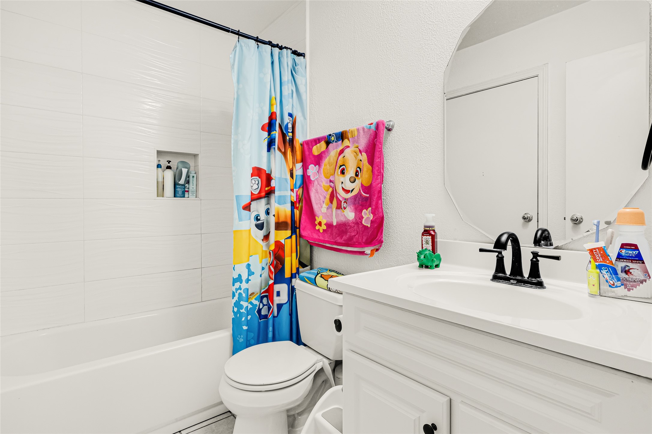 23419 Bayleaf Drive Spring, TX 77373 - Photo 13 of 23 Upstairs guest bathroom.