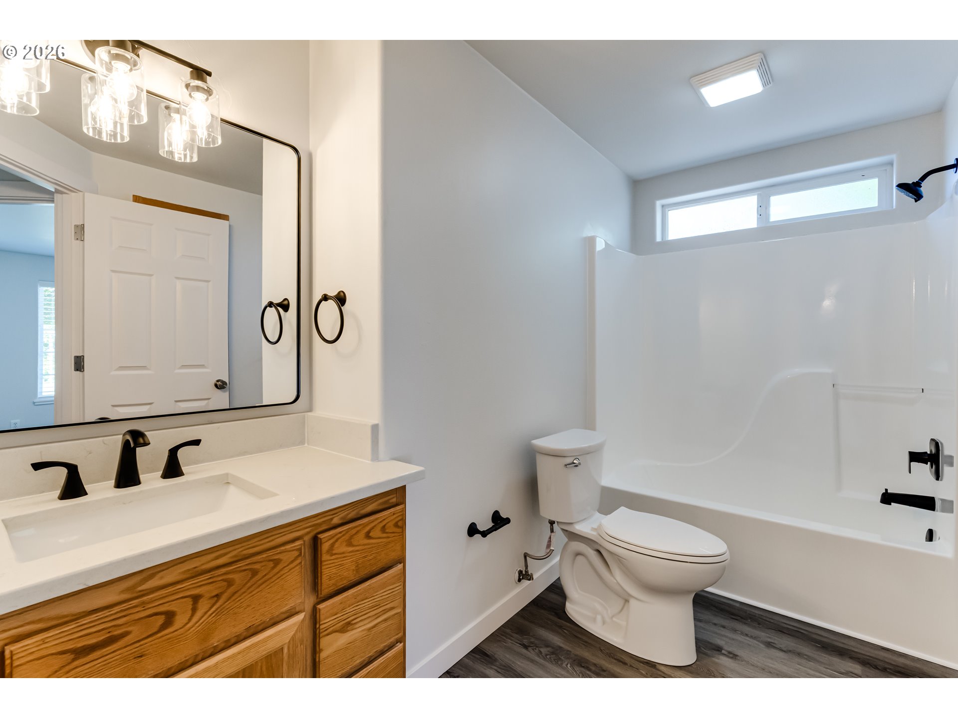 6084 Rombauer Road Eugene, OR 97402 - Photo 12 of 19 Bathroom