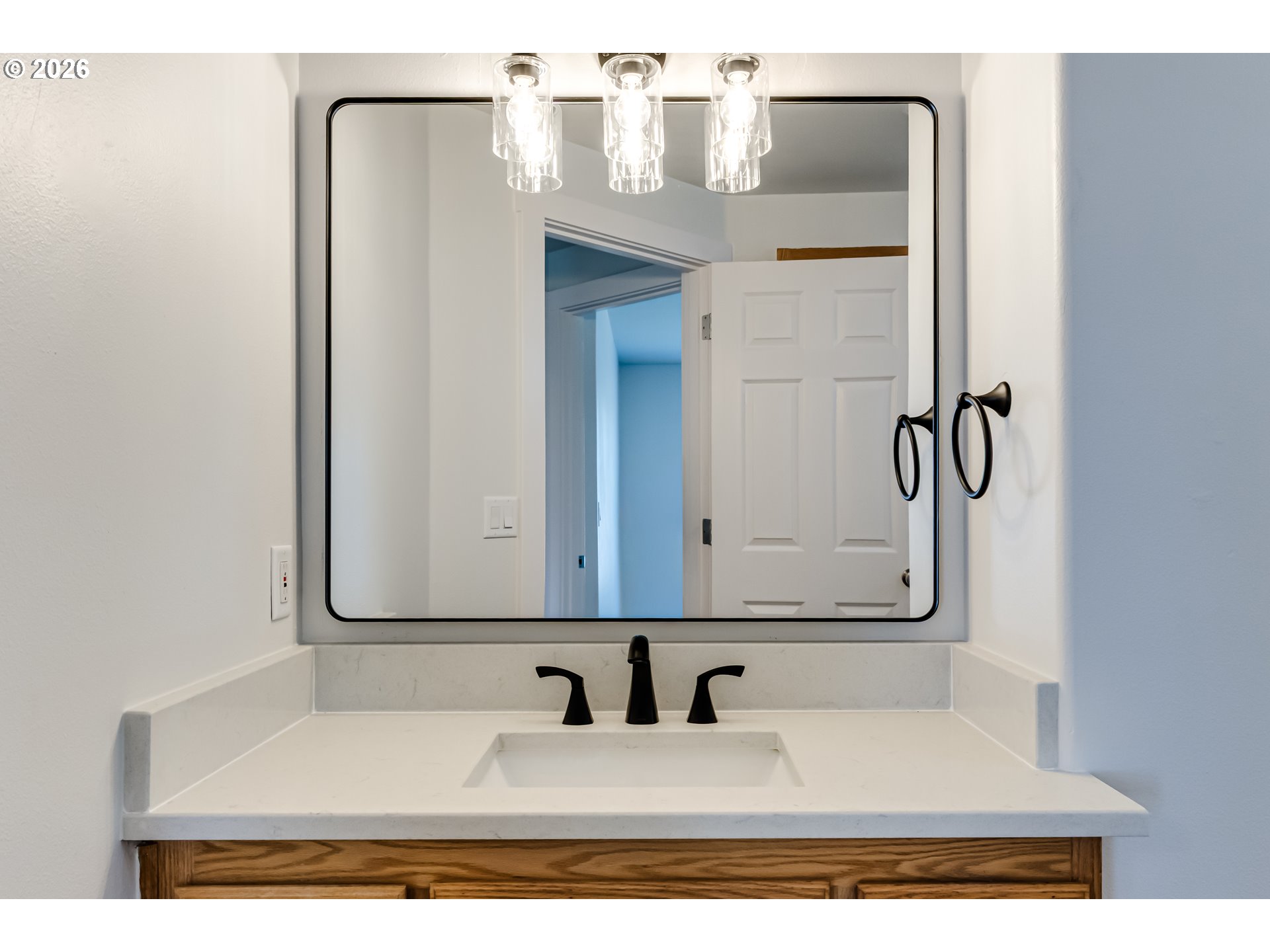 6084 Rombauer Road Eugene, OR 97402 - Photo 13 of 19 Bathroom