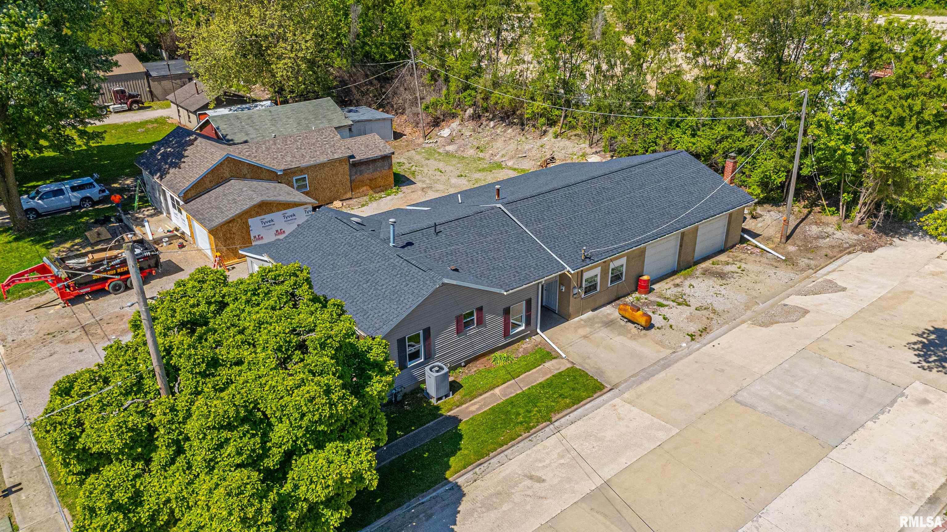 703 South Kickapoo Street Lincoln, IL 62656 - Photo 2 of 42