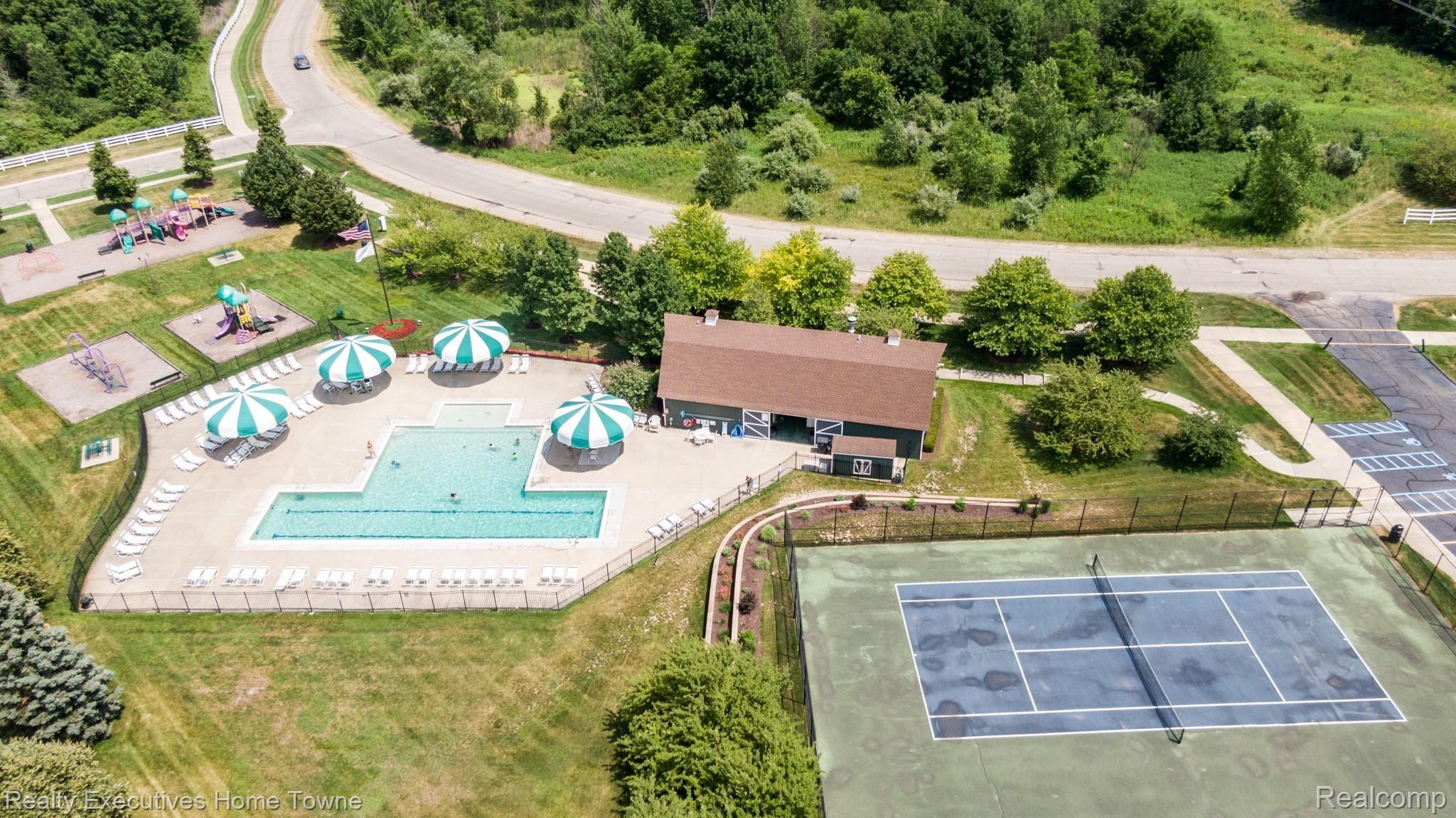 4224 Wincrest Lane Rochester, MI 48306 - Photo 73 of 74 Beautiful pool with baths and showers in community building!