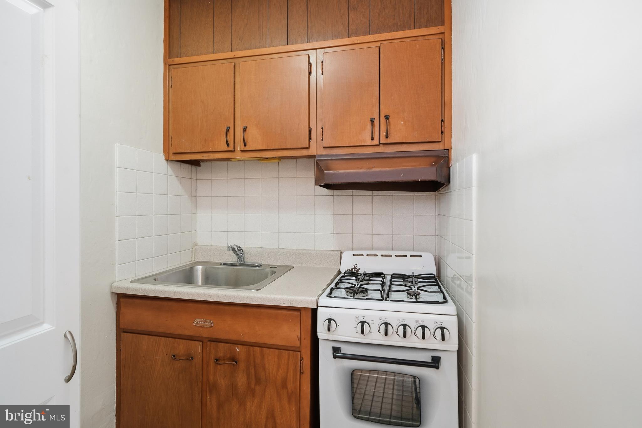 1934 South 13th Street, Unit 2R Philadelphia, PA 19148 - Photo 7 of 12