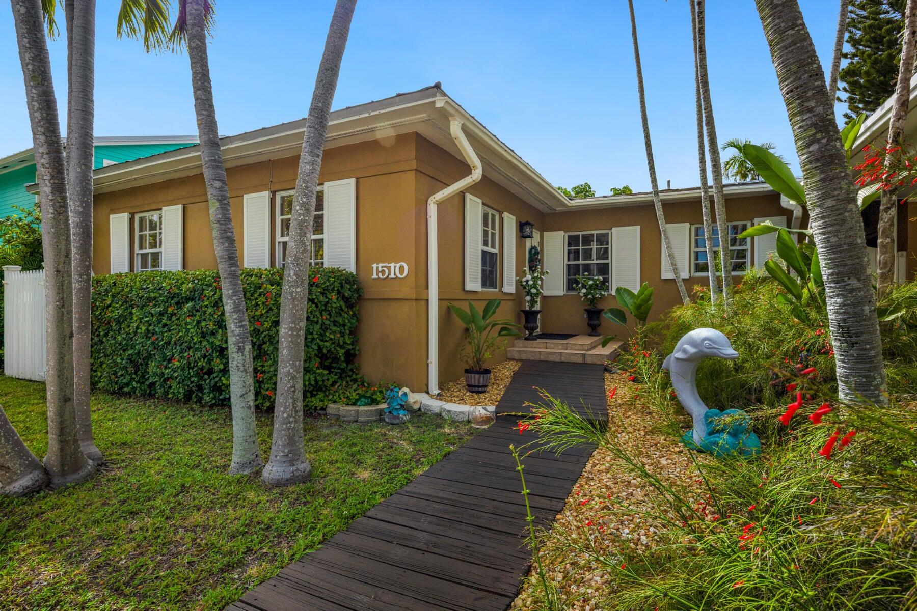1510 18th Street Key West, FL 33040 - Photo 2 of 42 Front