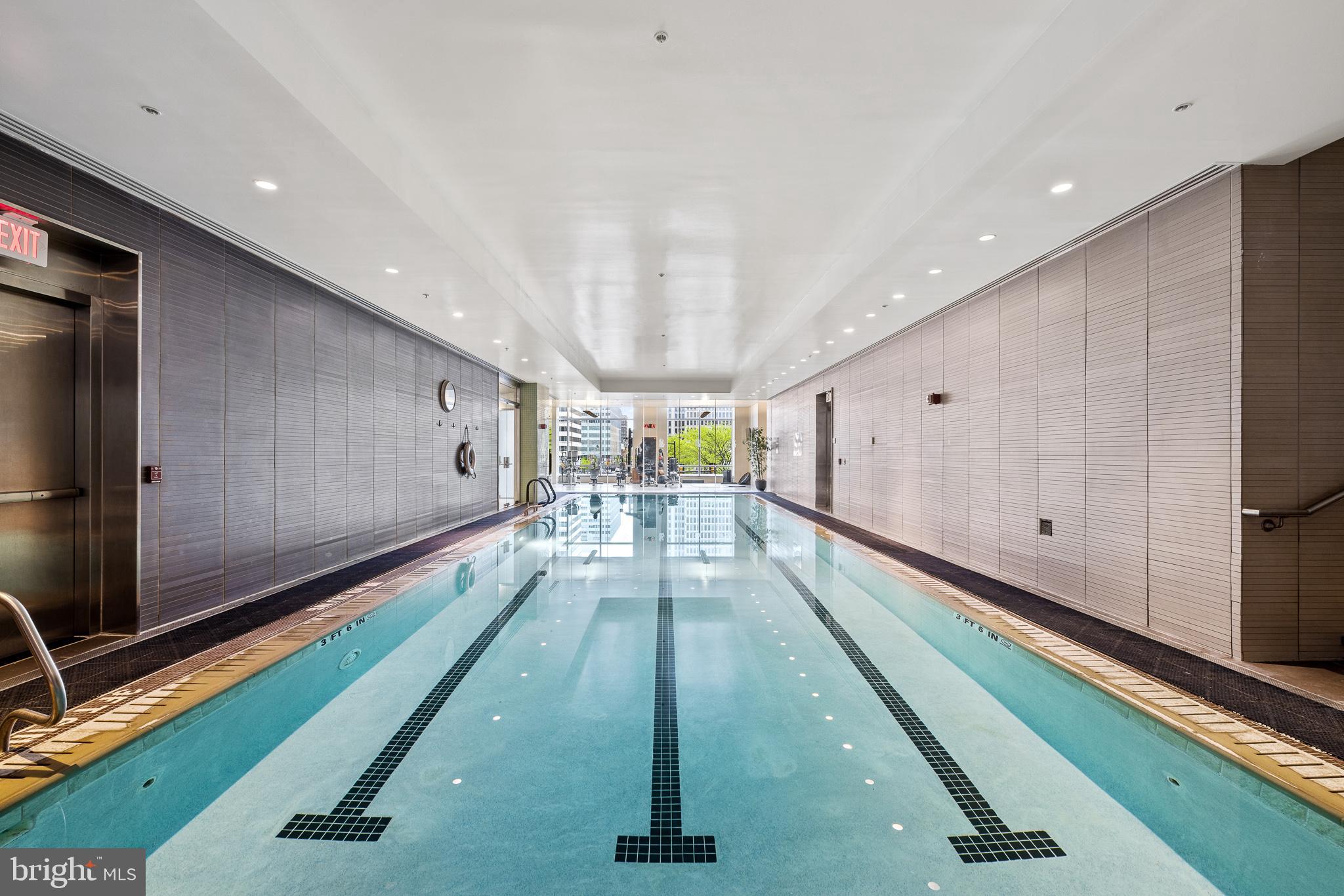 1414 South Penn Square, Unit 22B Philadelphia, PA 19102 - Photo 26 of 37 Hot Tub & Indoor Pool