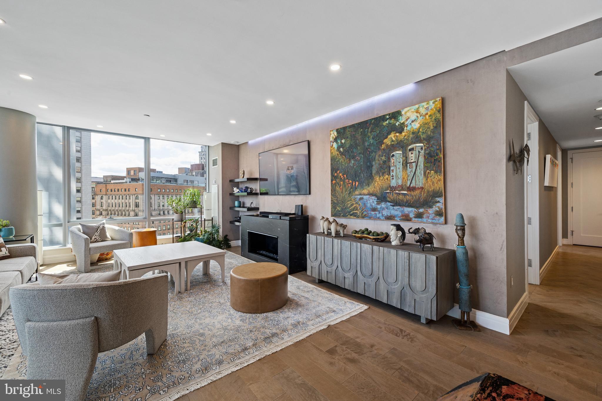 1414 South Penn Square, Unit 22B Philadelphia, PA 19102 - Photo 30 of 37 Open floor plan, City Hall Views