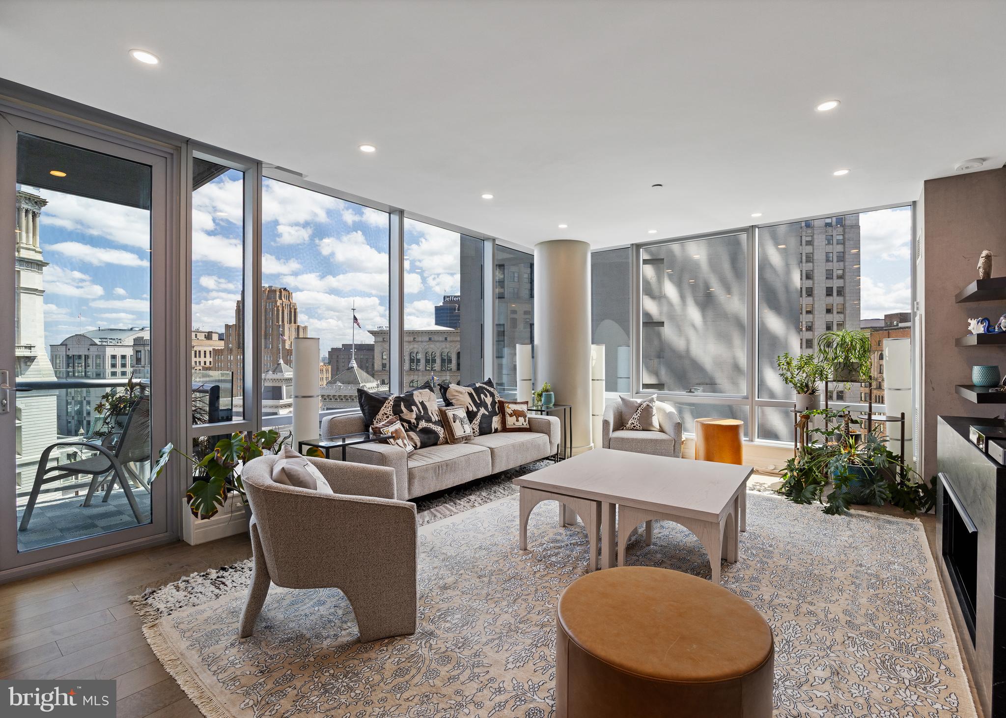 1414 South Penn Square, Unit 22B Philadelphia, PA 19102 - Photo 3 of 37 View of City Hall & Has Private Balcony