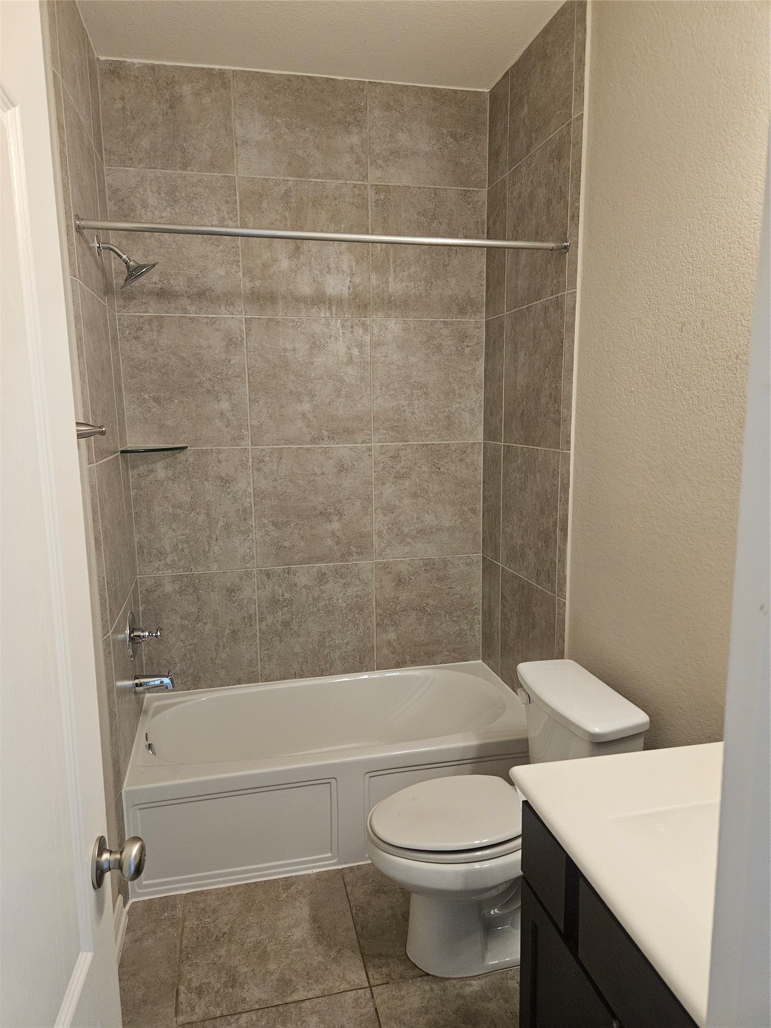 6411 Hunters Trace Lane Baytown, TX 77521 - Photo 15 of 23 First Floor Guest/Secondary Bathroom. Ceramic Tile backsplash .