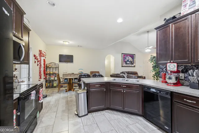 $304,000 | 351 Owens Street Northeast, Ludowici, GA 31316