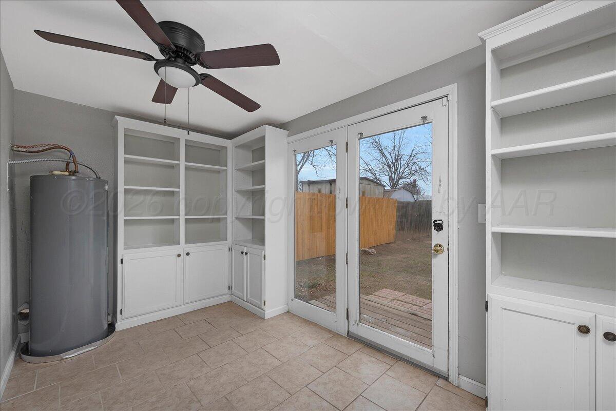 1415 Southwest 34th Avenue Amarillo, TX 79109 - Photo 18 of 22 a view of an empty room with a ceiling fan