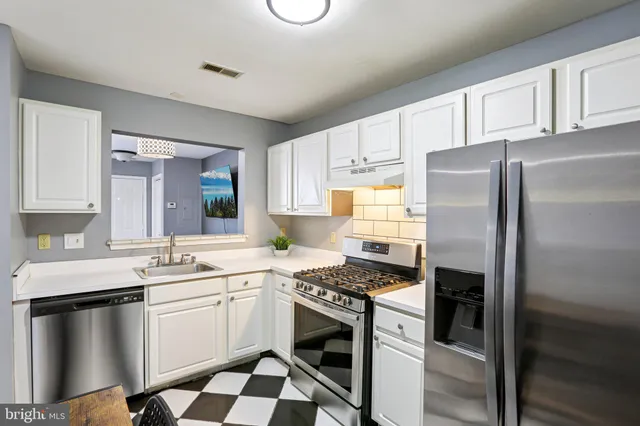 $320,000 | 27 Royalty Circle, Owings Mills, MD 21117