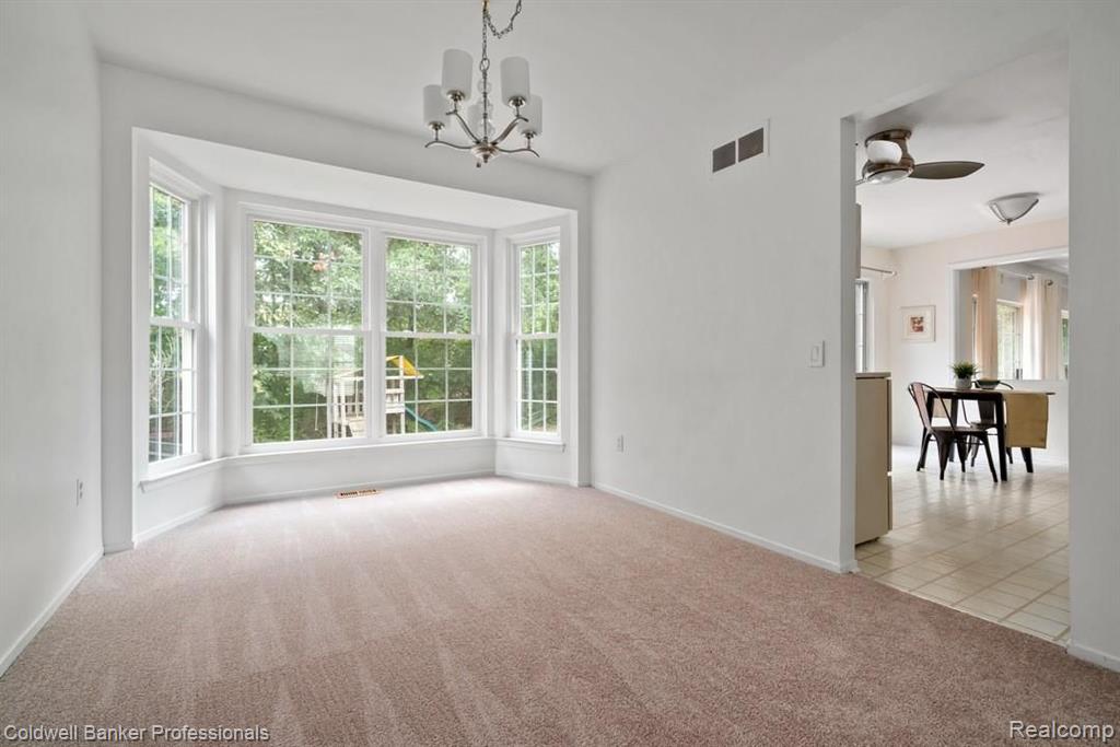 495 Bolinger Street Rochester Hills, MI 48307 - Photo 6 of 30