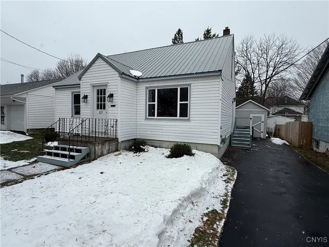 $1,800 | 127 Wyoming Avenue, Watertown, NY 13601
