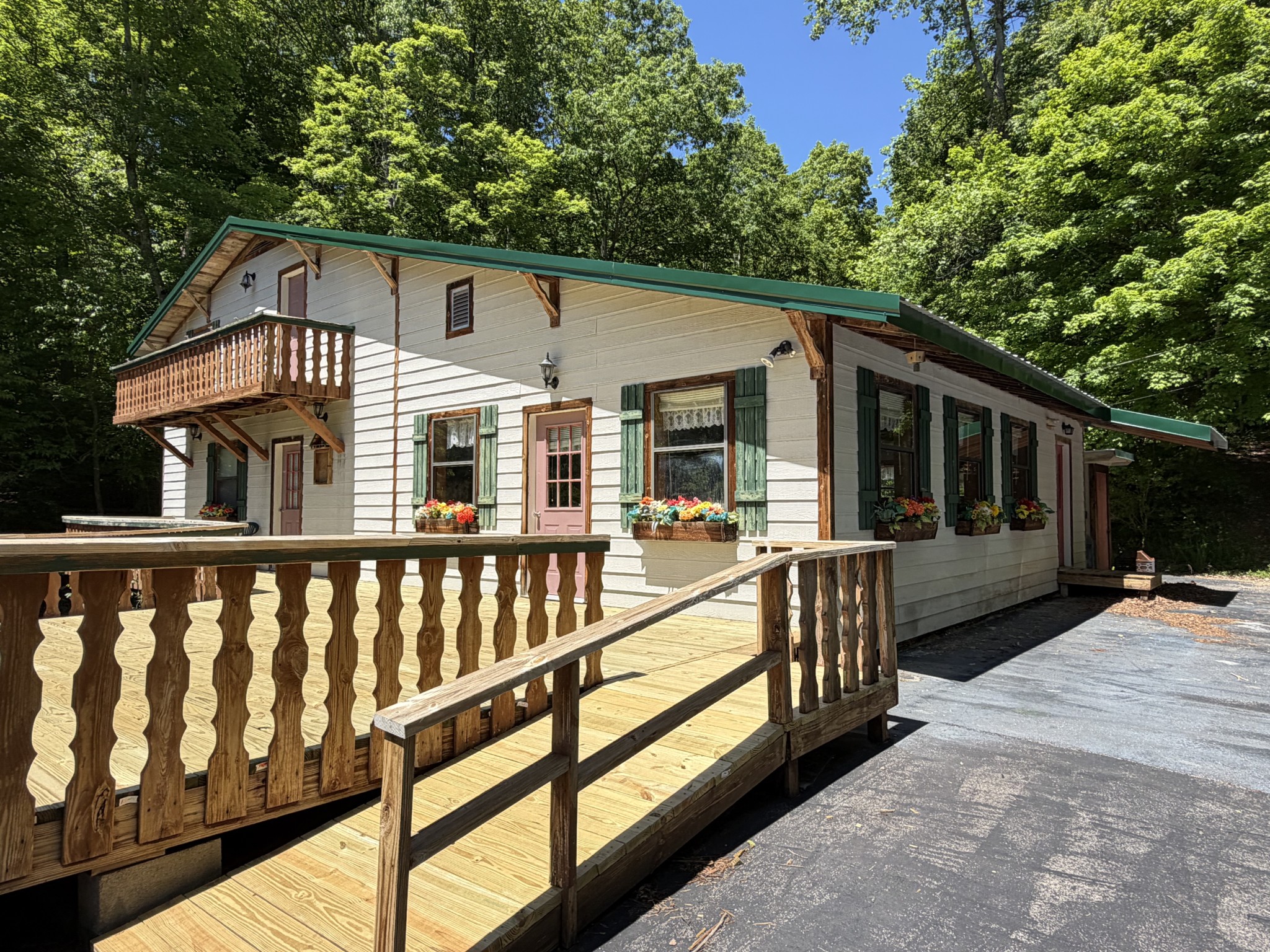 242 Cane Creek Road Hohenwald, TN 38462 - Photo 1 of 78